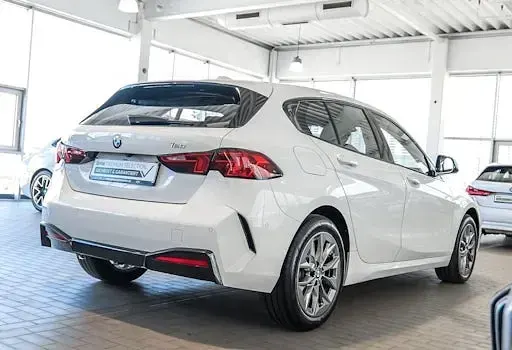 Gebraucht BMW 120 Shadowline 170 PS (125 kW) 2025 Weiß Kleinwagen
