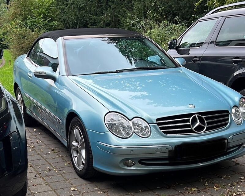 Blau Gebraucht 2003 Mercedes CLK200 Avantgarde Cabrio | 7.500 € (Fairer Preis) - Bild 1/4