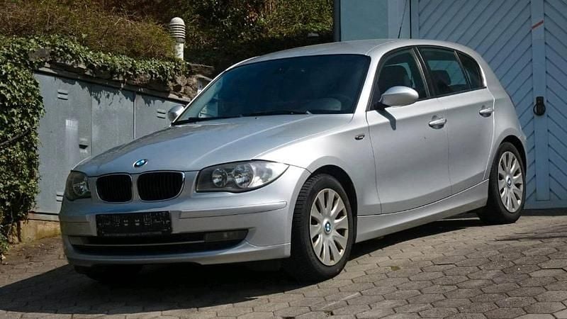 Second-hand BMW 116 122 CP (89 kW) 2009 Argintiu Hatchback