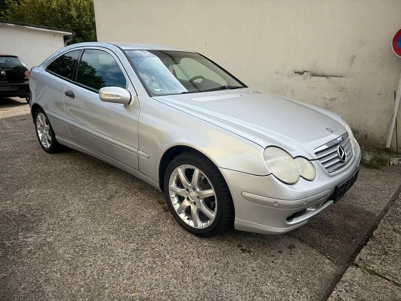 Gebraucht Mercedes C180 129 PS (94 kW) 2001 Grau Coupé