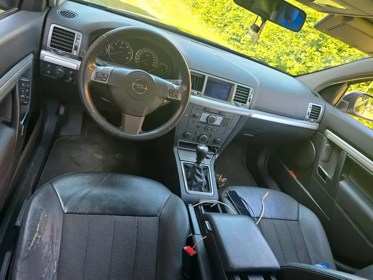 Gebraucht Opel Signum 150 PS (110 kW) 2008 Schwarz Kleinwagen