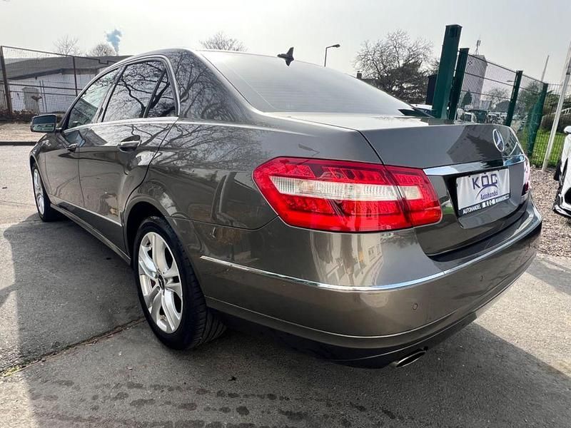 Second-hand Mercedes E250 204 CP (150 kW) 2010 Maro Berlinǎ