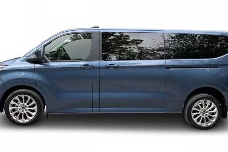 Weiss Neu 2025 Ford Tourneo Custom Sport Van | 51.949 € (Fairer Preis) - Bild 1/1