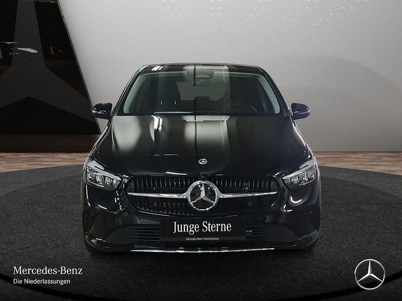 Gebraucht Mercedes 220 Advanced 190 PS (139 kW) 2025 Schwarz Limousine