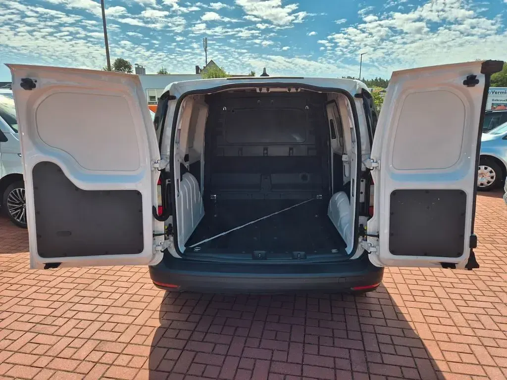 Gebraucht VW Caddy 102 PS (75 kW) 2023 Weiß Van / Kleinbus