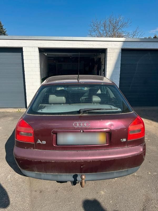 Gebraucht Audi A3 125 PS (91 kW) 1997 Rot Kleinwagen