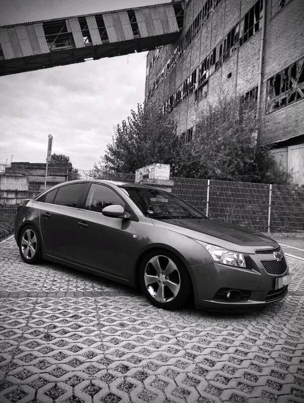 Grau Gebraucht 2011 Chevrolet Cruze Limousine | 5.000 € (Fairer Preis) - Bild 1/3