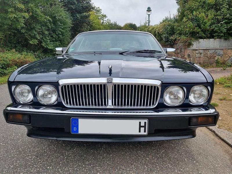 Blau Gebraucht 1991 Jaguar XJ40 Limousine | 7.900 € - Bild 1/4