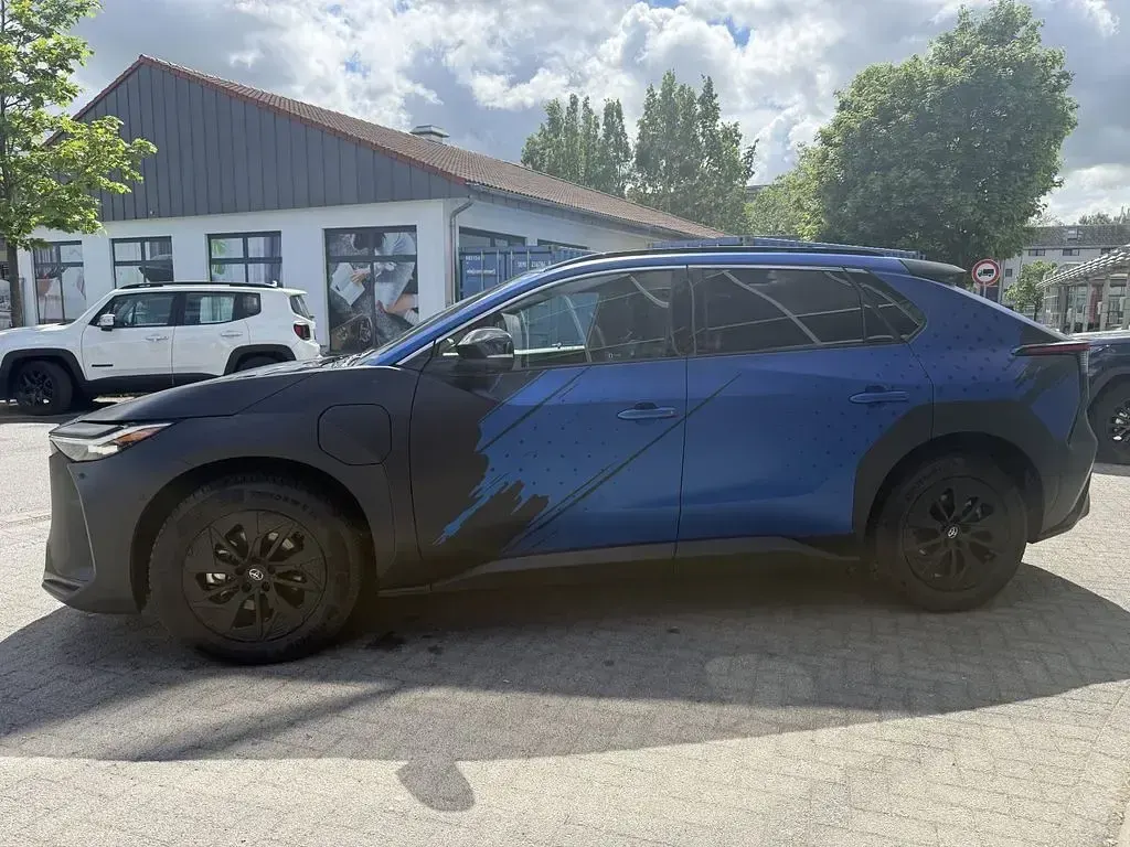 Gebraucht Toyota bZ4X Comfort 150 kW (204 PS) 2023 Silber SUV