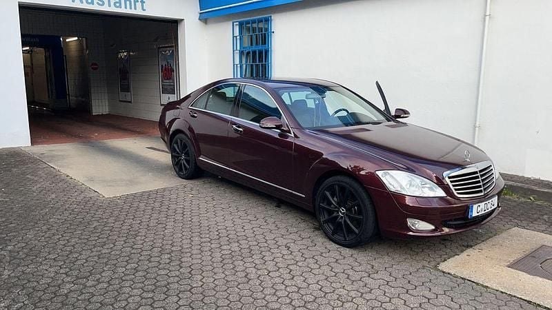 Rot Gebraucht 2006 Mercedes S320 Limousine | 19.500 € (Teuer) - Bild 1/4