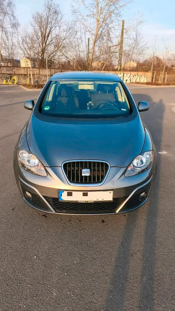Occasion Seat Altea 105 ch (77 kW) 2012 Gris Berline