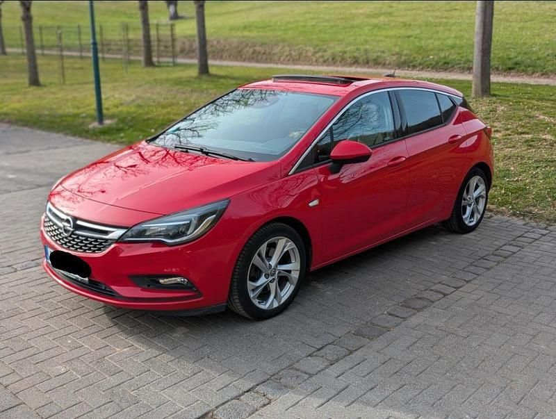Gebraucht Opel Astra Dynamic 110 PS (80 kW) 2015 Rot Limousine