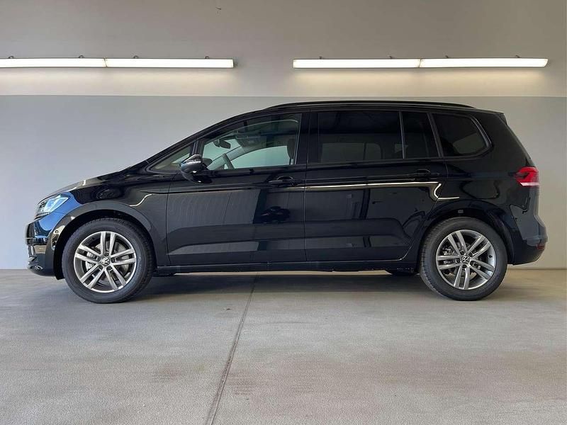 Neu VW Touran Comfortline 150 PS (110 kW) 2026 [f0f0] oyster silver m... Van / Kleinbus