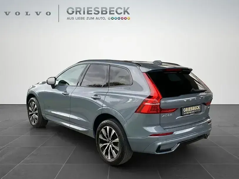 Gebraucht Volvo XC60 Plus 197 PS (144 kW) 2023 Thunder grey / metallic SUV