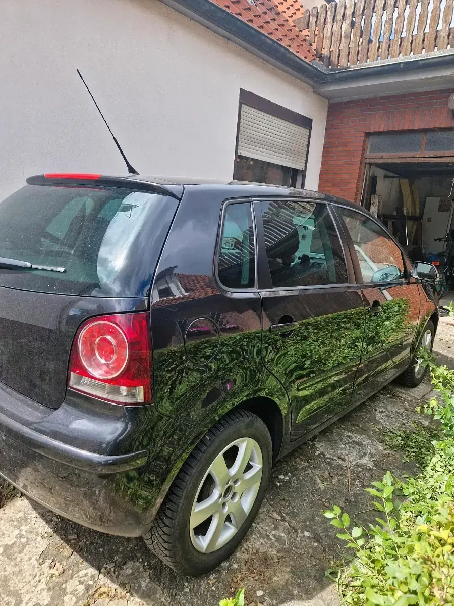 Gebraucht VW Polo 60 PS (44 kW) 2009 Schwarz Kleinwagen