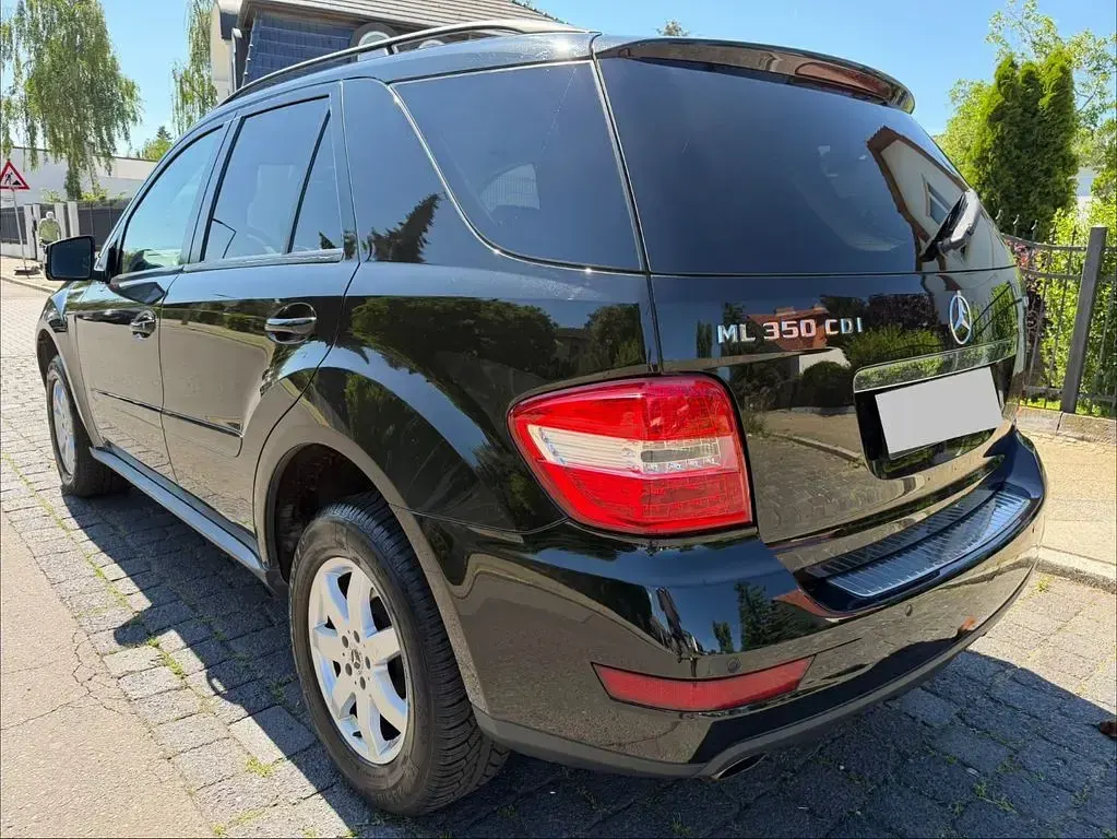 Gebraucht Mercedes ML350 231 PS (169 kW) 2010 Schwarz SUV