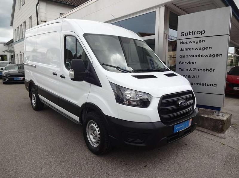 Gebraucht Ford Transit Basis 131 PS (96 kW) 2023 Frostweiß Van / Kleinbus
