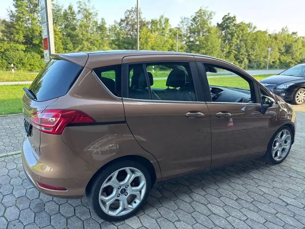 Używany Ford B-MAX Titanium 120 KM (88 kW) 2012 Brązowy Minivan