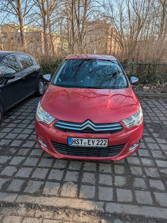 Gebraucht Citroën C4 Tendance 95 PS (69 kW) 2014 Rot Limousine