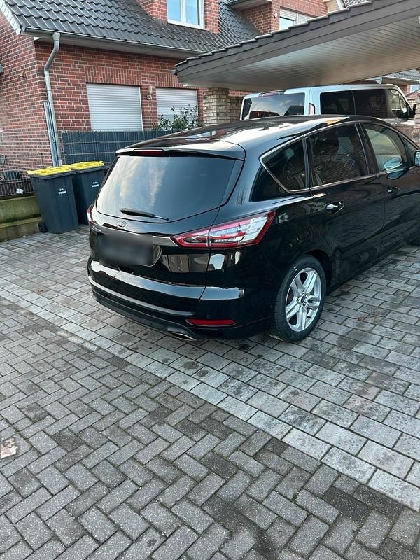 Gebraucht Ford S-MAX S 209 PS (153 kW) 2017 Schwarz Van / Kleinbus