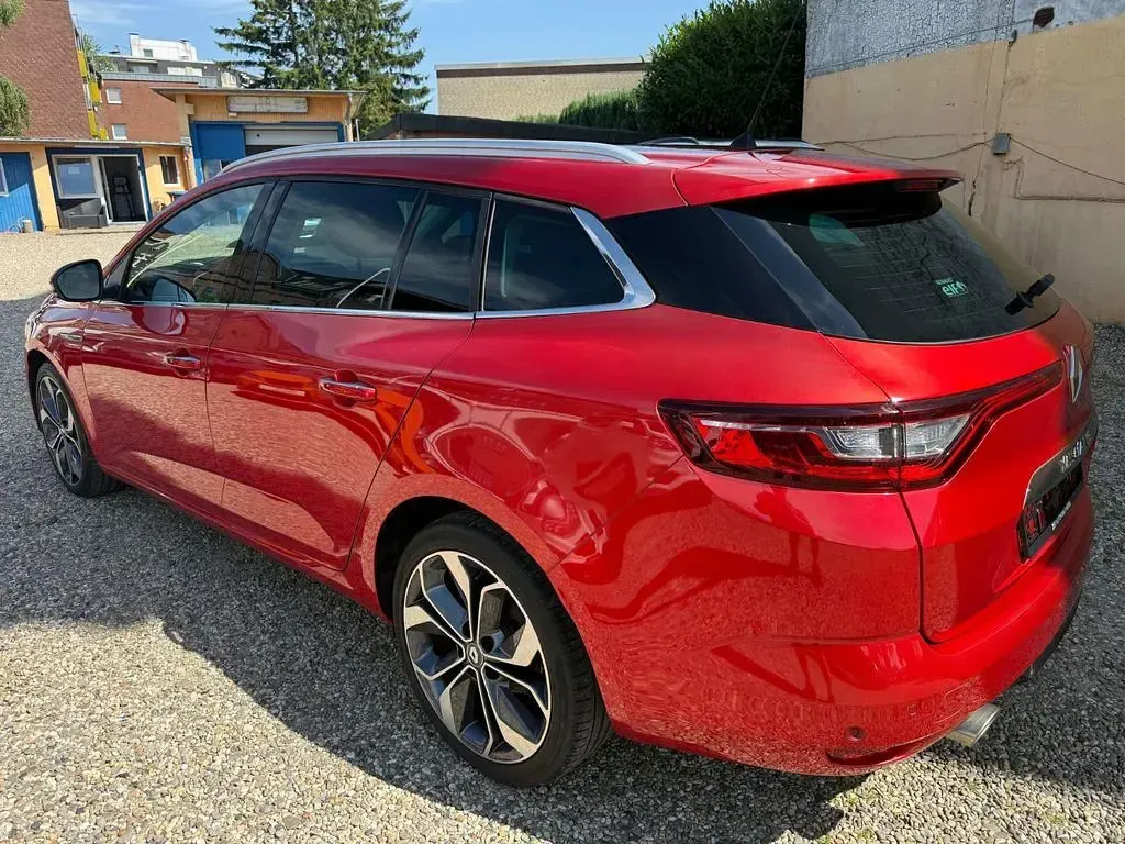 Gebraucht Renault Mégane Intens 132 PS (97 kW) 2018 Rot Limousine