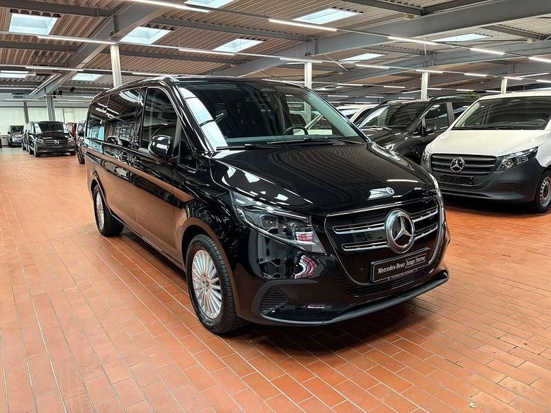 Gebraucht Mercedes EQV300 150 kW (204 PS) 2025 Schwarz Van / Kleinbus