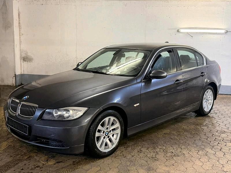 Gebraucht BMW 325 218 PS (160 kW) 2008 Grau Limousine