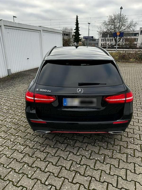 Gebraucht Mercedes E300 306 PS (225 kW) 2019 Schwarz Kombi