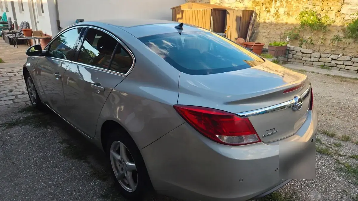 Gebraucht Opel Insignia 130 PS (95 kW) 2010 Limousine