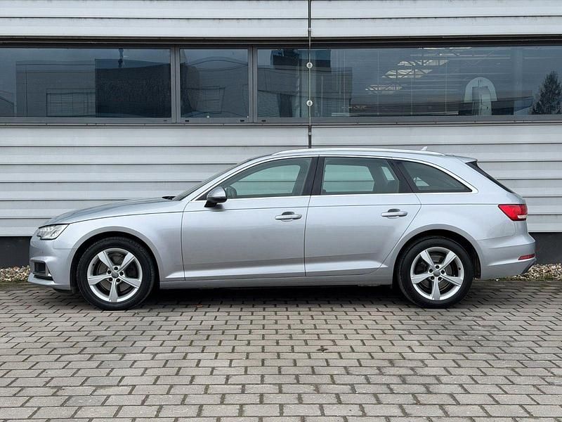 Gebraucht Audi A4 Sport 150 PS (110 kW) 2018 Silber Kombi