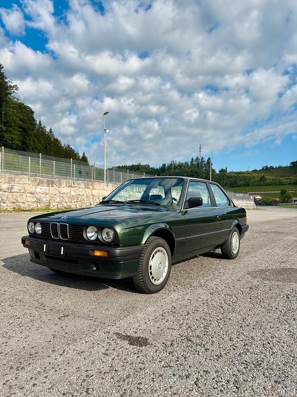 Grün Gebraucht 1988 BMW 318 Coupé | 15.000 € - Bild 1/4
