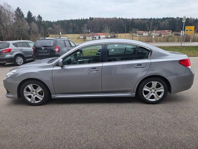 Gebraucht Subaru Legacy Trend 150 PS (110 kW) 2010 Silber Limousine