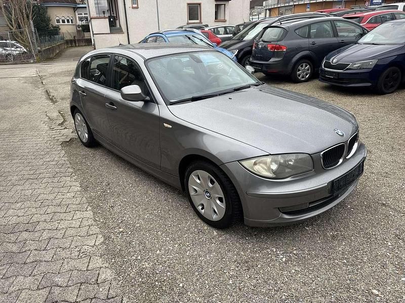 Gebraucht BMW 116 122 PS (89 kW) 2011 Grau Kleinwagen