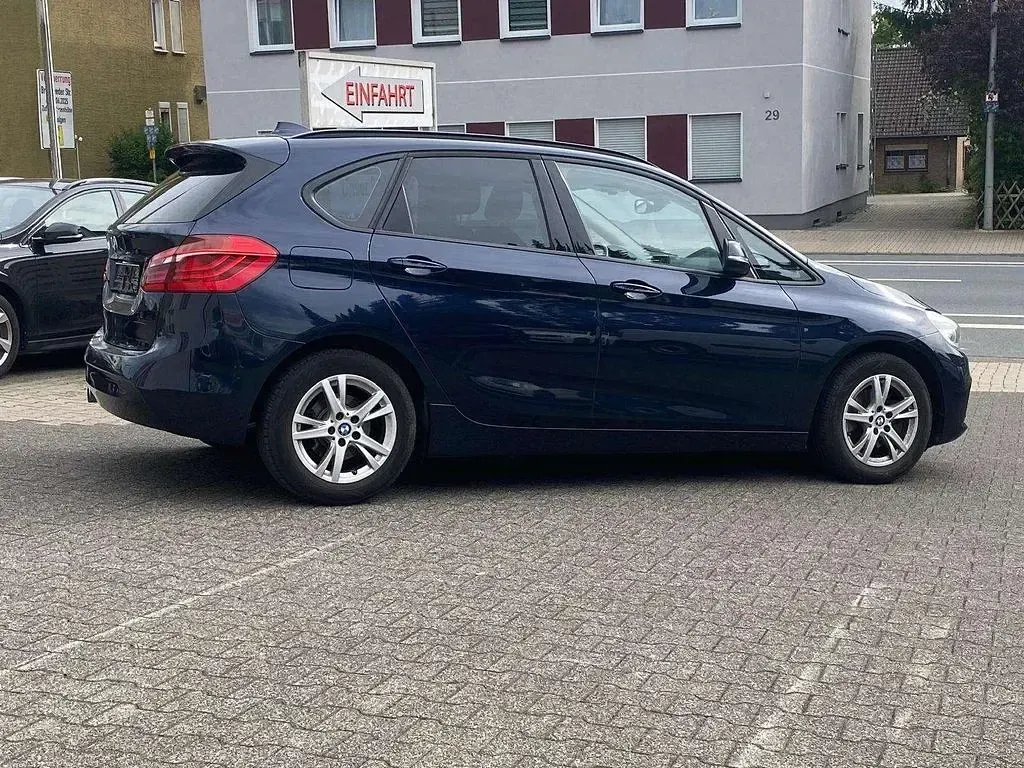 Gebraucht BMW 218 Sport Line 150 PS (110 kW) 2015 Imperialblau metalli Van / Kleinbus