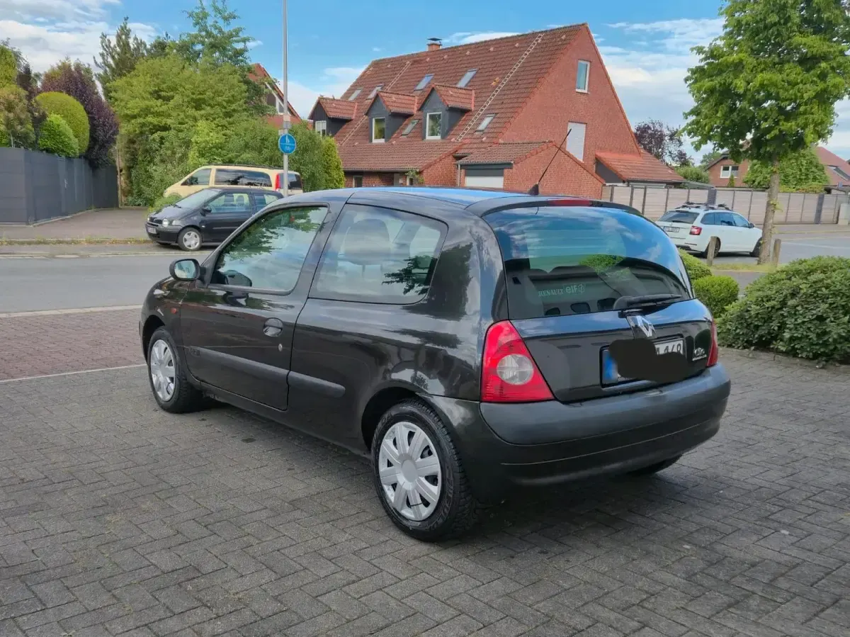 Gebraucht Renault Clio 60 PS (44 kW) 2002 Schwarz Limousine