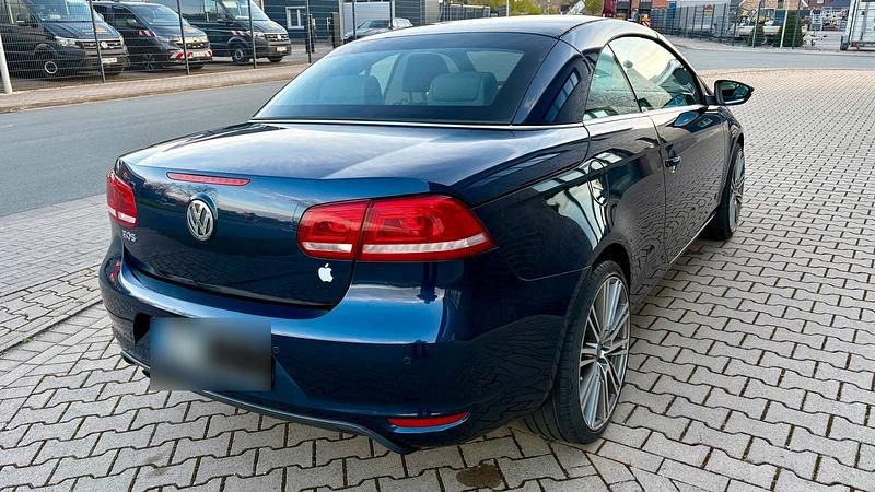 Gebraucht VW Eos 140 PS (102 kW) 2011 Blau Cabrio