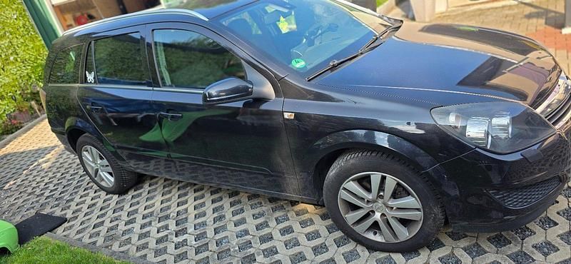 Gebraucht Opel Astra 131 PS (96 kW) 2008 Blau Kombi