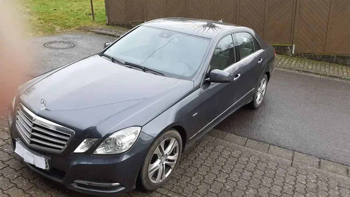 Gebraucht Mercedes 220 Avantgarde 170 PS (125 kW) 2012 Blau Limousine