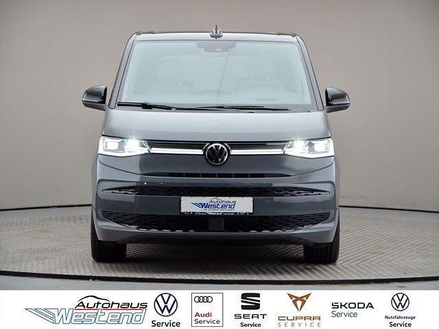 Pure grey perleffekt (grau) Gebraucht 2023 VW T7 Life Van | 54.960 € (Etwas zu teuer) - Bild 1/4