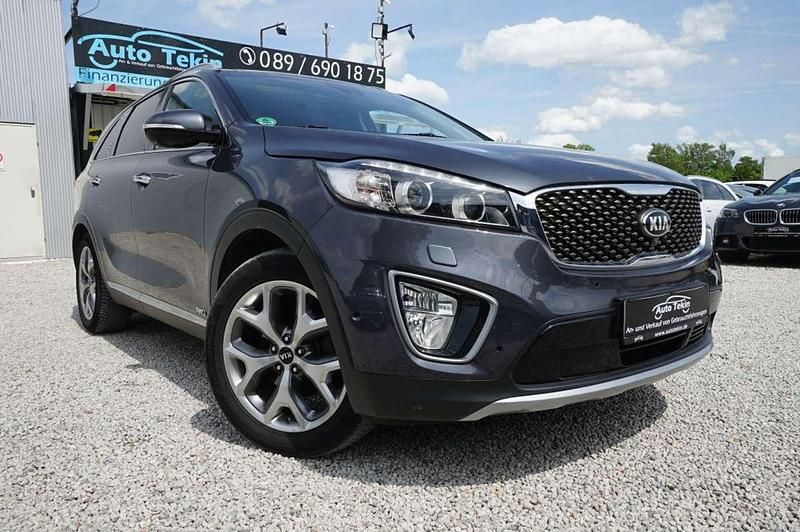 Grau Gebraucht 2016 Kia Sorento Platinum Edition SUV | 20.950 € (Fairer Preis) - Bild 1/3