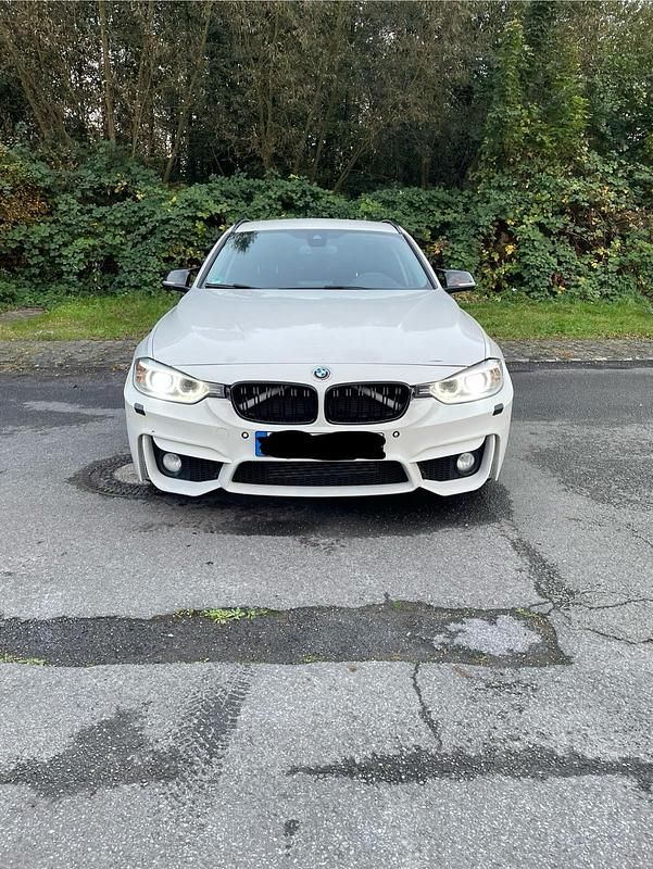 Weiß Gebraucht 2015 BMW 318 M Sport Kombi | 8.500 € (Superpreis) - Bild 1/4