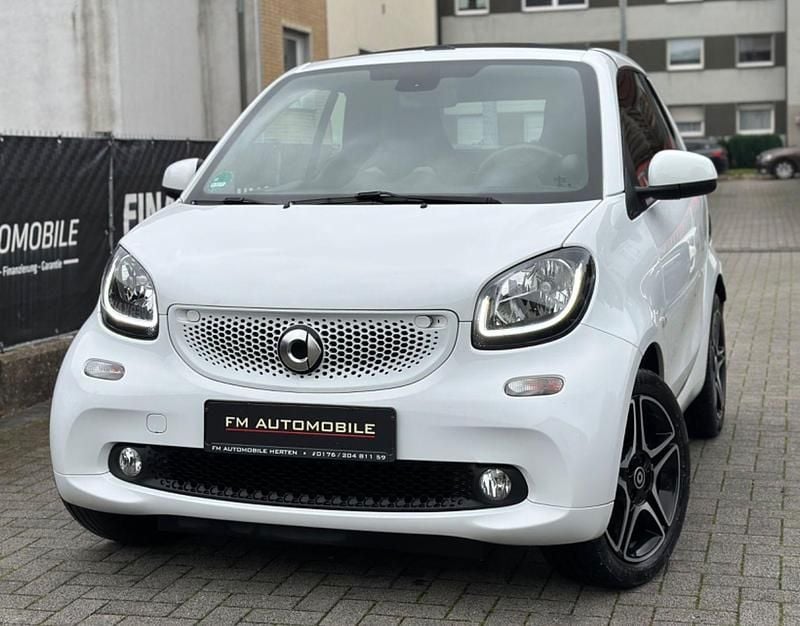 Weiß Gebraucht 2018 Smart ForTwo Coupé Cabrio | 9.950 € (Fairer Preis) - Bild 1/4