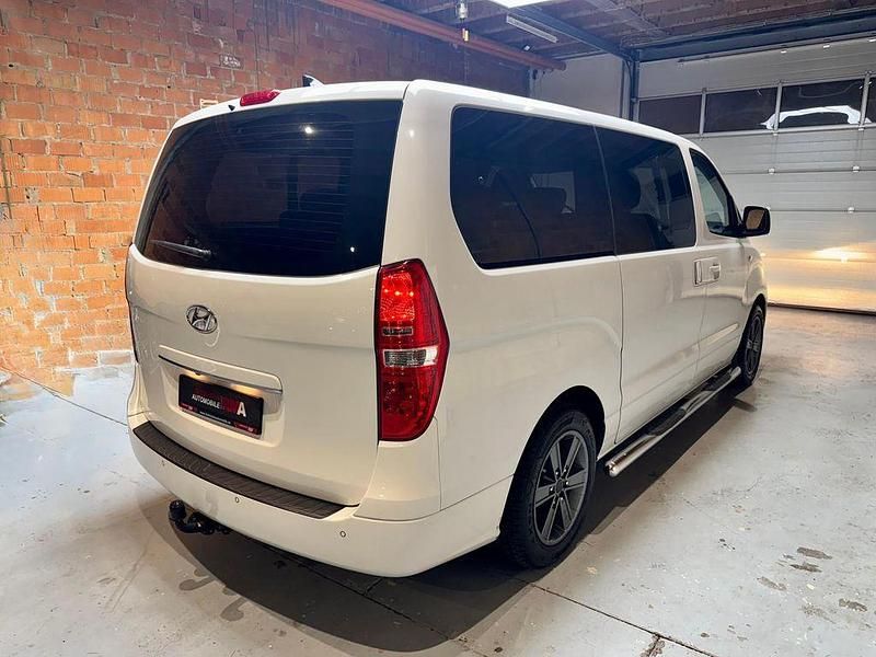 Gebraucht Hyundai H-1 Trend 136 PS (100 kW) 2016 Creamy white / sol Van / Kleinbus