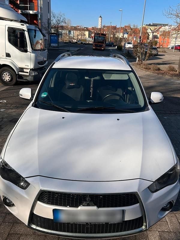 Gebraucht Mitsubishi Outlander 156 PS (114 kW) 2010 Weiß SUV