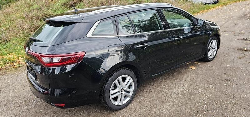 Gebraucht Renault Mégane IV Business 132 PS (97 kW) 2018 Schwarz Limousine