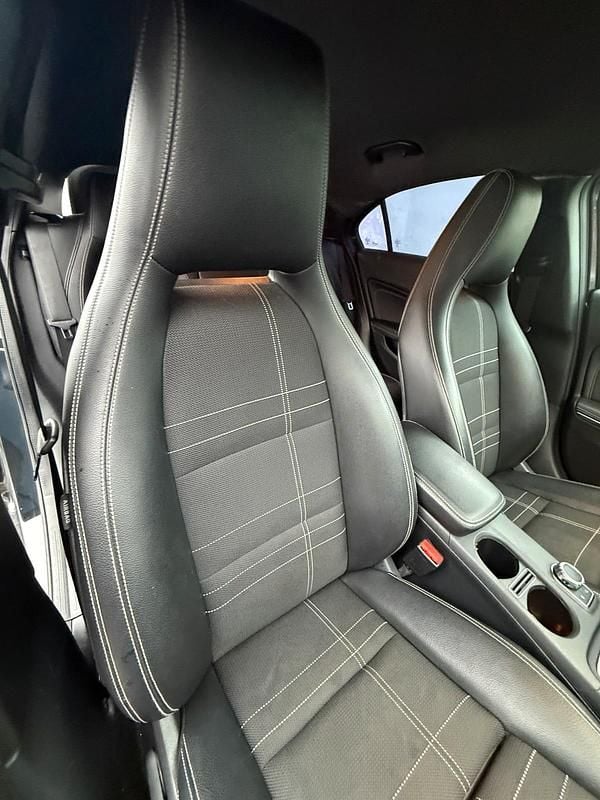 Gebraucht Mercedes A200 156 PS (114 kW) 2015 Schwarz Limousine