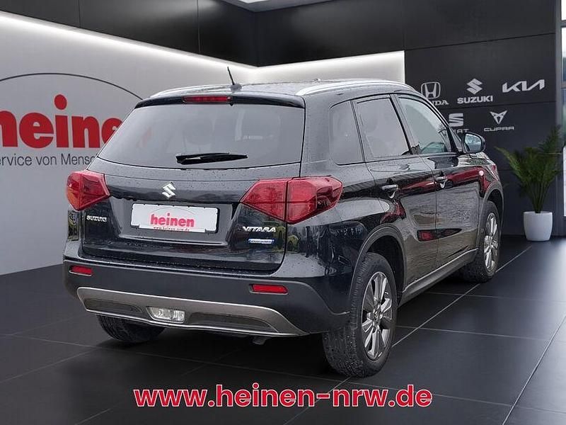 Gebraucht Suzuki Vitara 129 PS (94 kW) 2023 Schwarz SUV