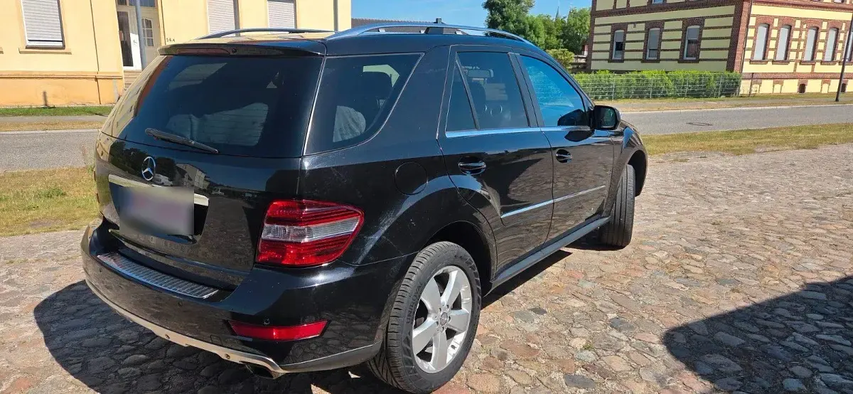Gebraucht Mercedes ML350 272 PS (200 kW) 2009 Schwarz SUV