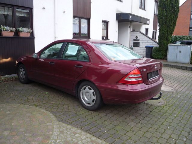Gebraucht Mercedes C180 129 PS (94 kW) 2001 Rot Limousine