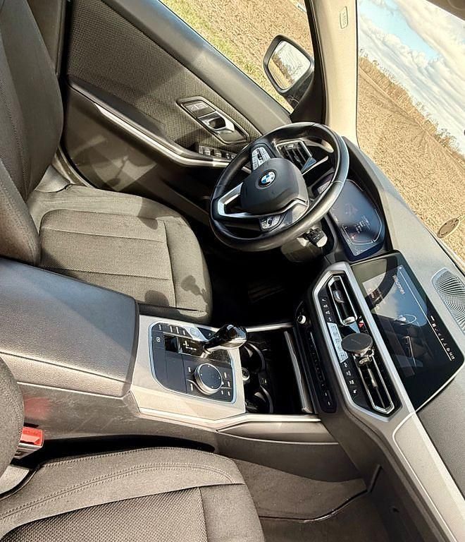Gebraucht BMW 320 Advantage 190 PS (139 kW) 2022 Schwarz Kombi